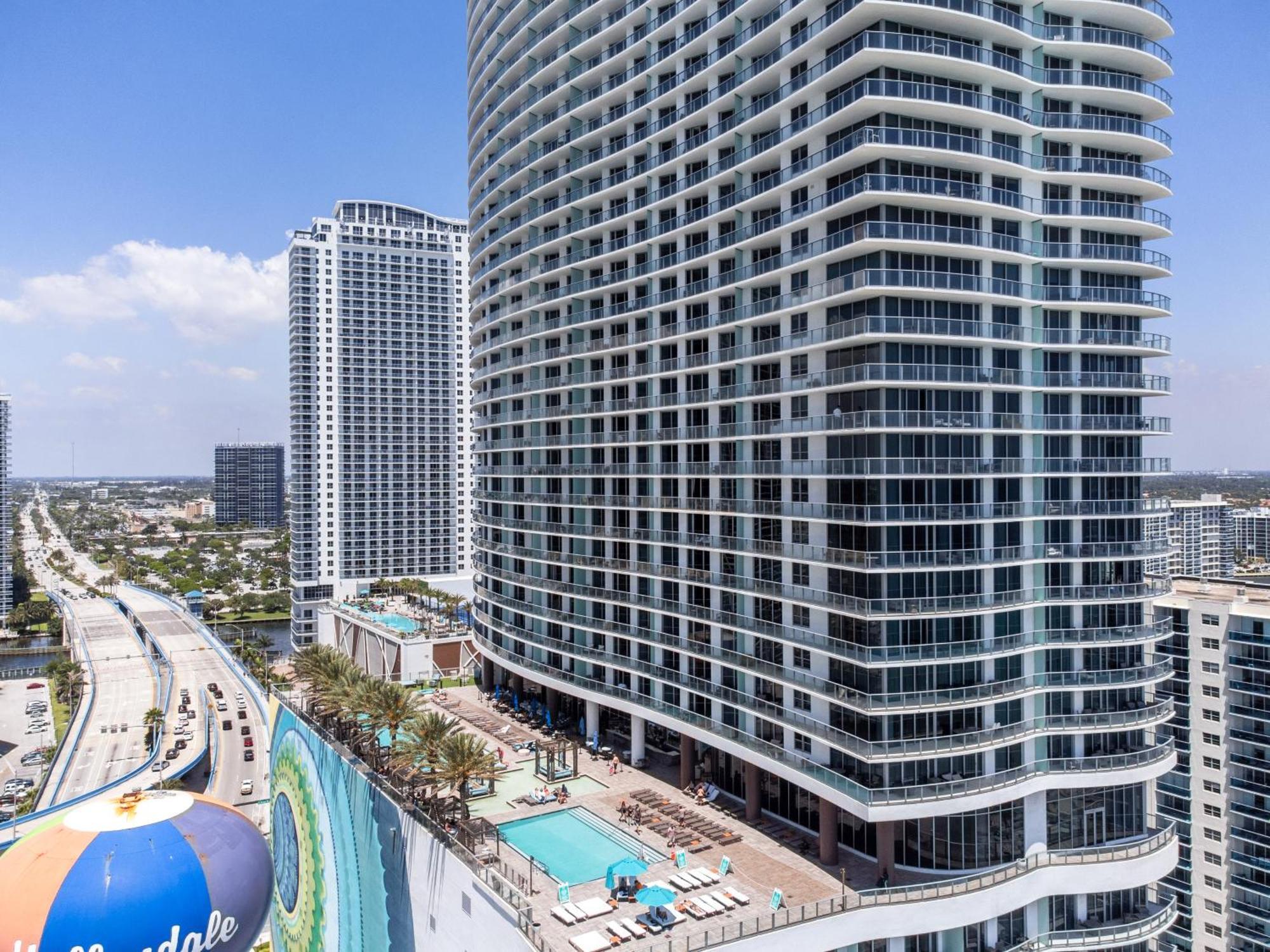 Wake Up To The Sound Of Waves In A Stylish Condo In A Luxury Resort 好莱坞 外观 照片