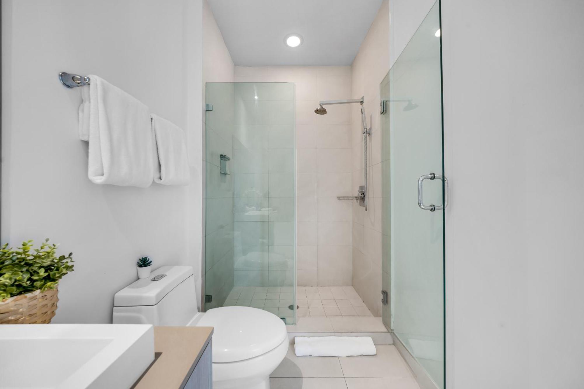 Wake Up To The Sound Of Waves In A Stylish Condo In A Luxury Resort 好莱坞 外观 照片